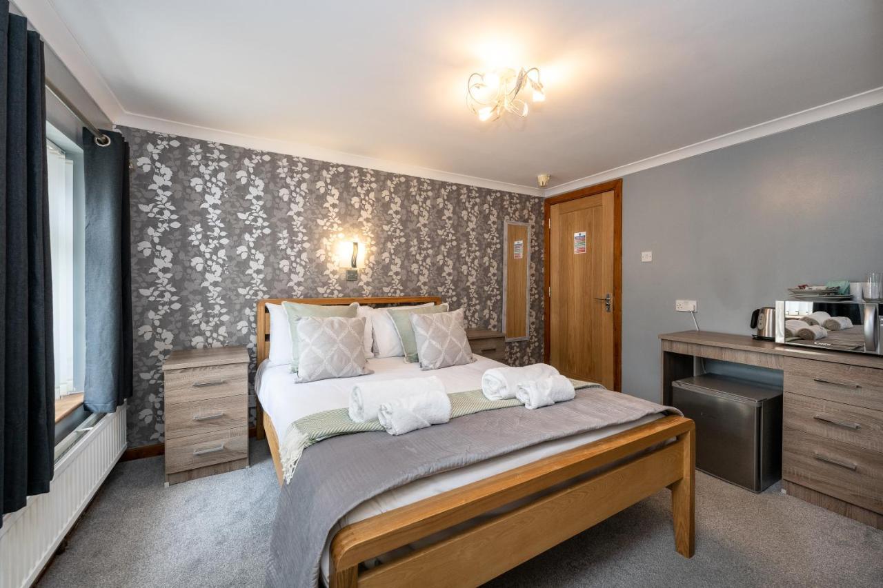 The New Lodge Pontardawe Екстер'єр фото