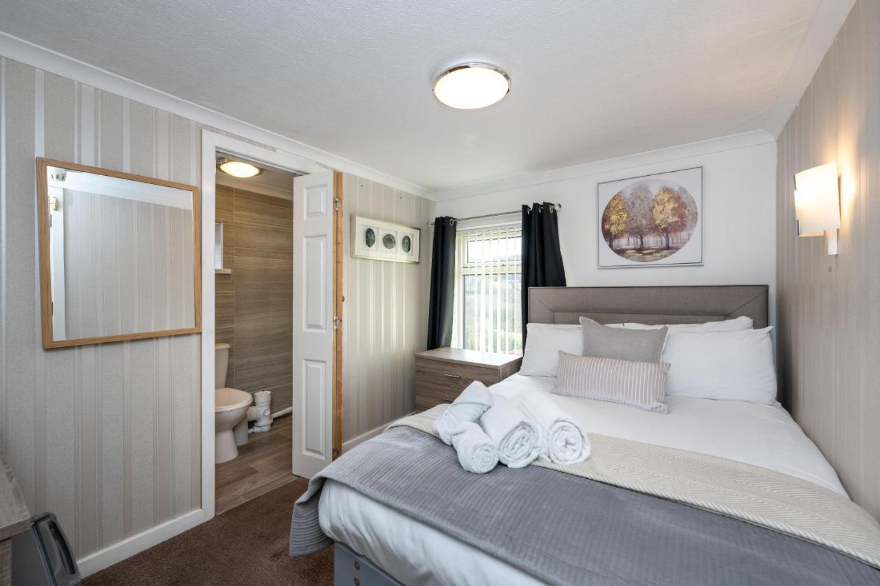 The New Lodge Pontardawe Екстер'єр фото