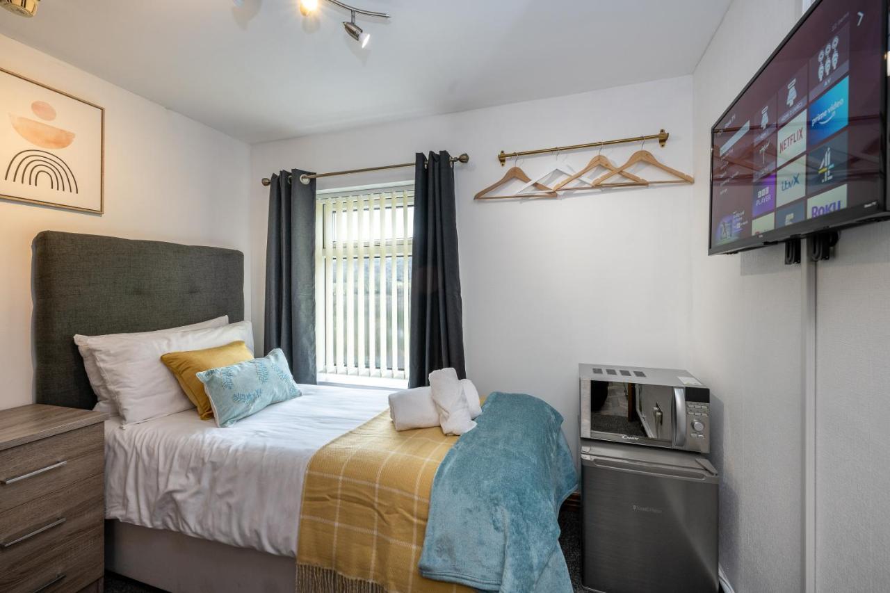 The New Lodge Pontardawe Екстер'єр фото