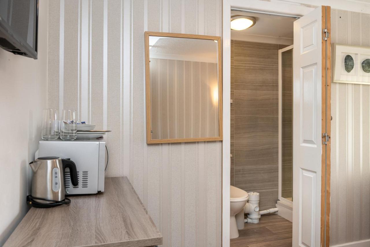 The New Lodge Pontardawe Екстер'єр фото