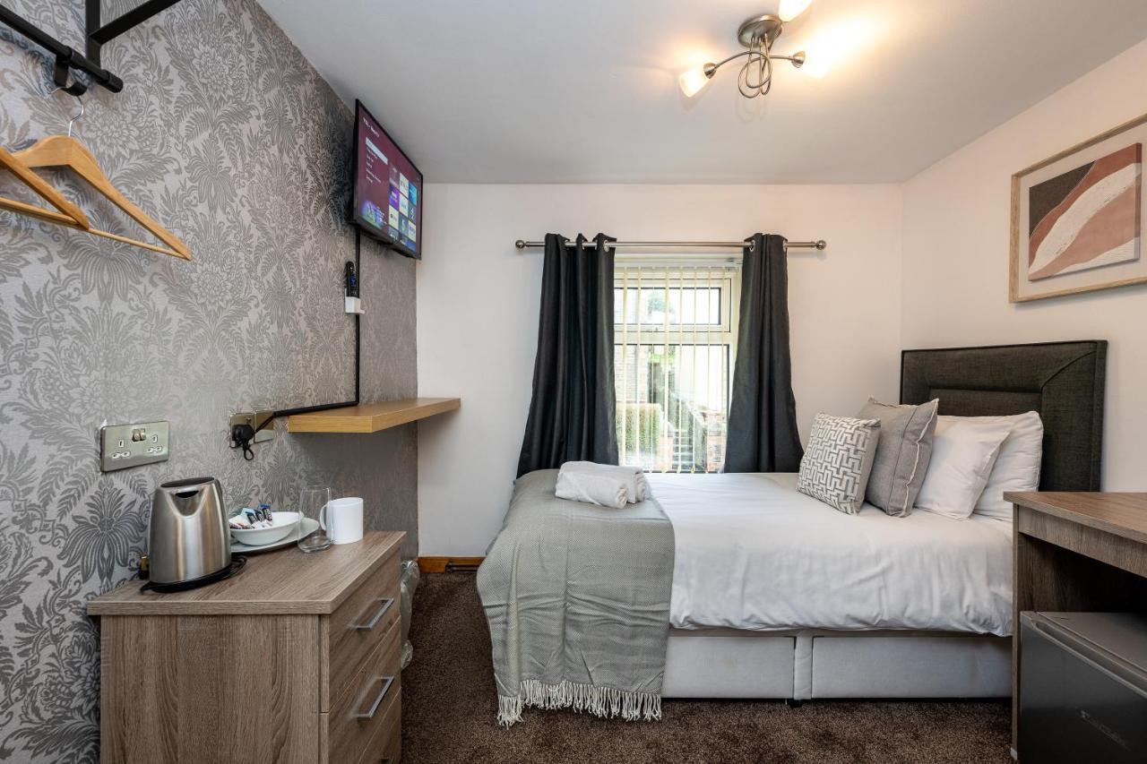 The New Lodge Pontardawe Екстер'єр фото