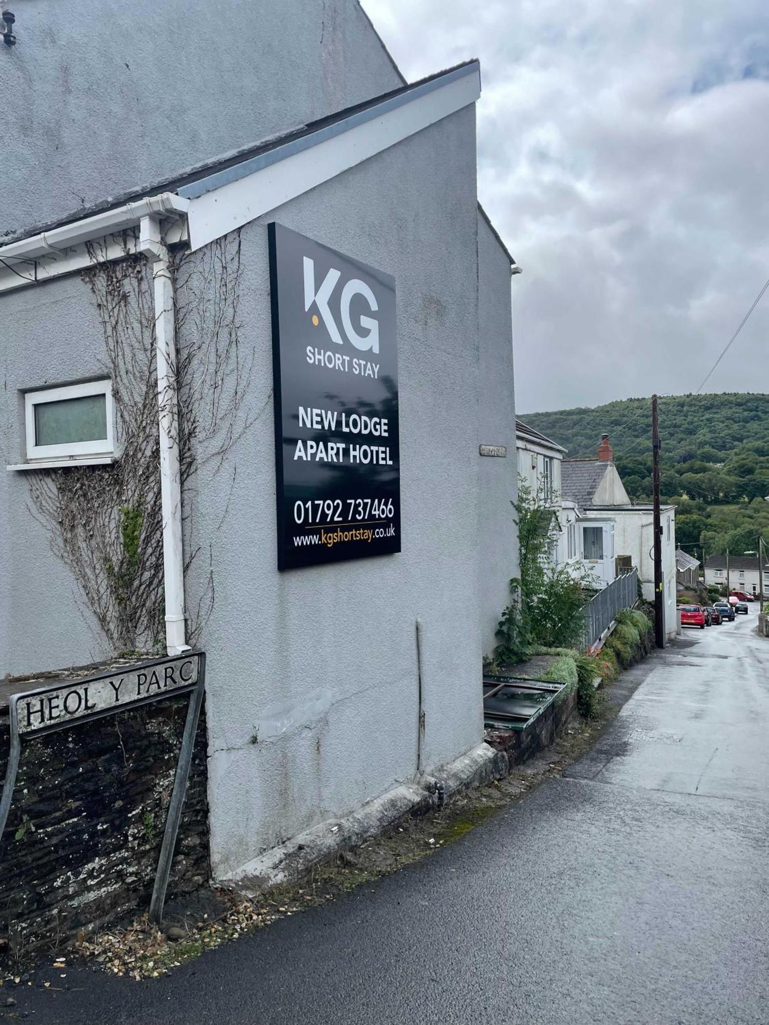 The New Lodge Pontardawe Екстер'єр фото