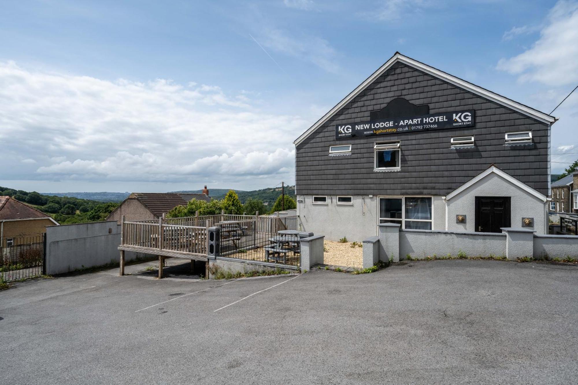 The New Lodge Pontardawe Екстер'єр фото